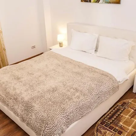 Apartment Tracia By Pipera Apts.